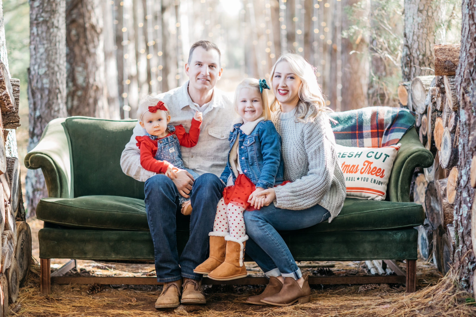 Family Outdoor Christmas Session captured by Meredith Teasley Photography