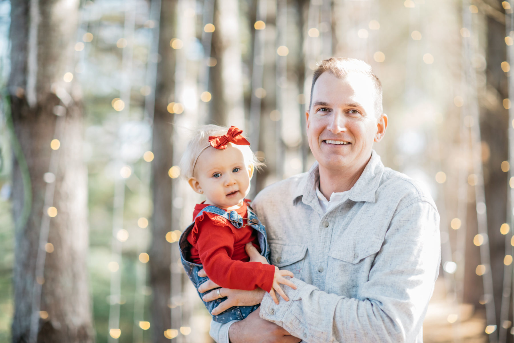 Outdoor Christmas Photo ideas featured on Nashville Baby Guide