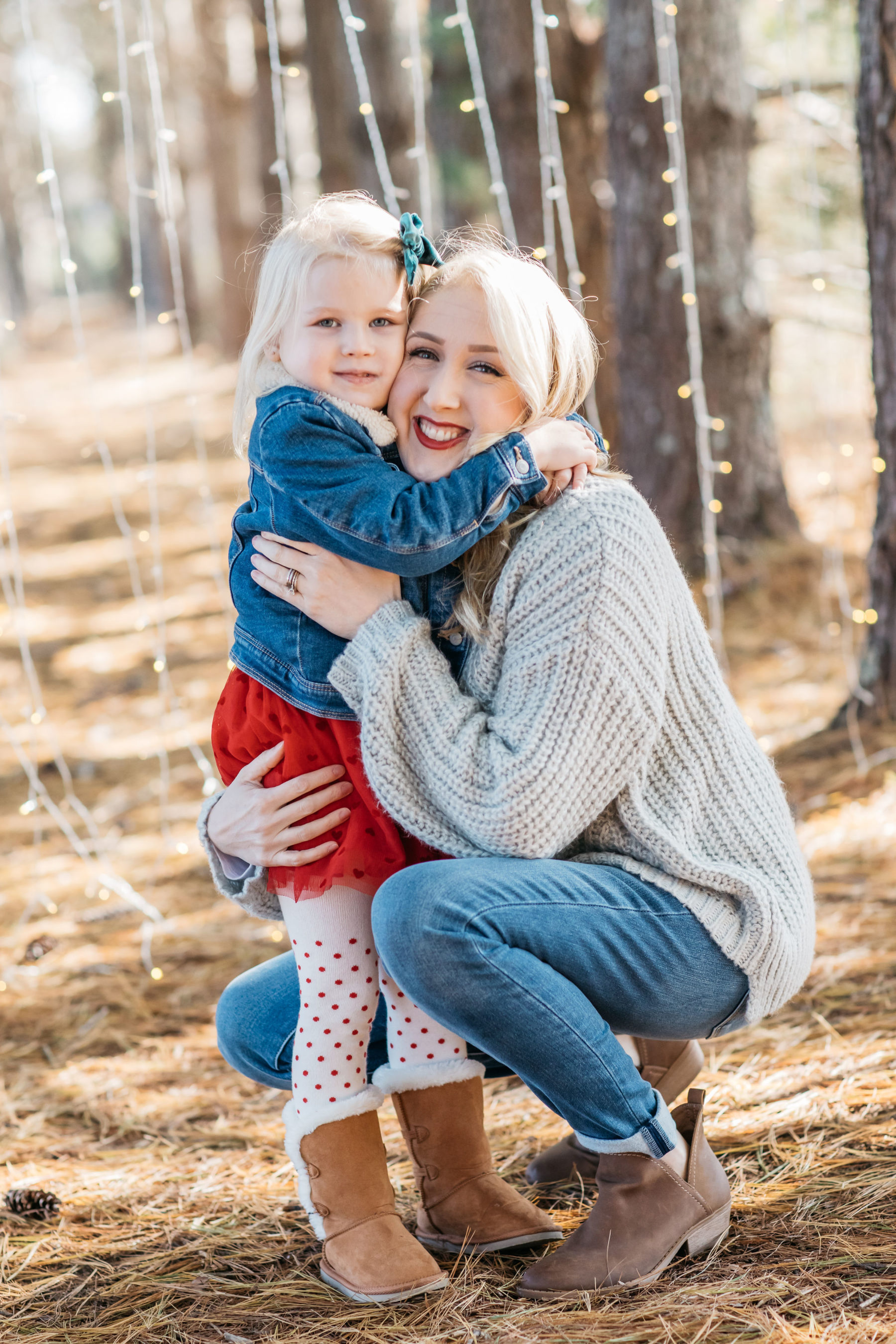 Family Outdoor Christmas Session captured by Meredith Teasley Photography