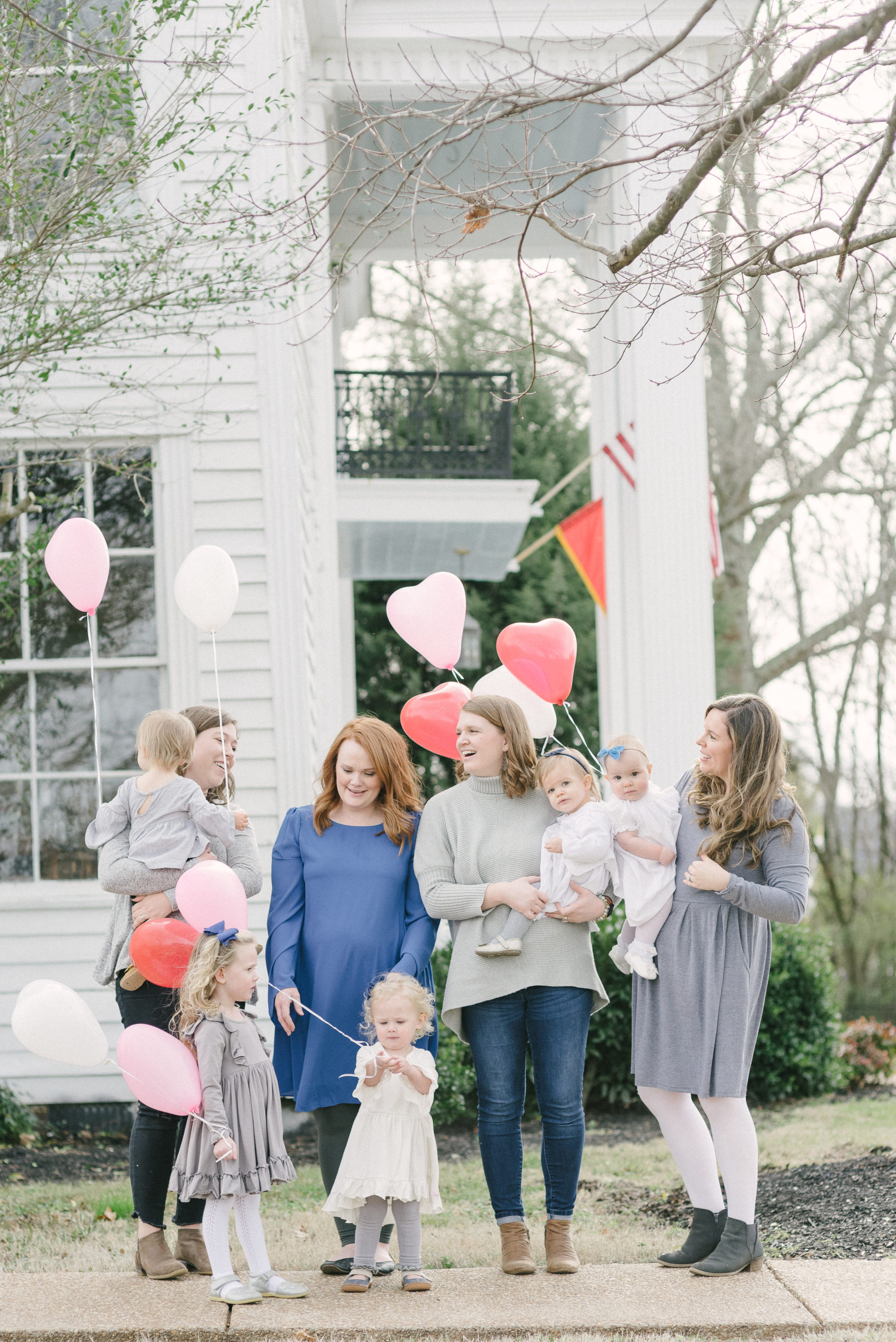 Dolly Delong Family Photo Inspiration featured on Nashville Baby Guide
