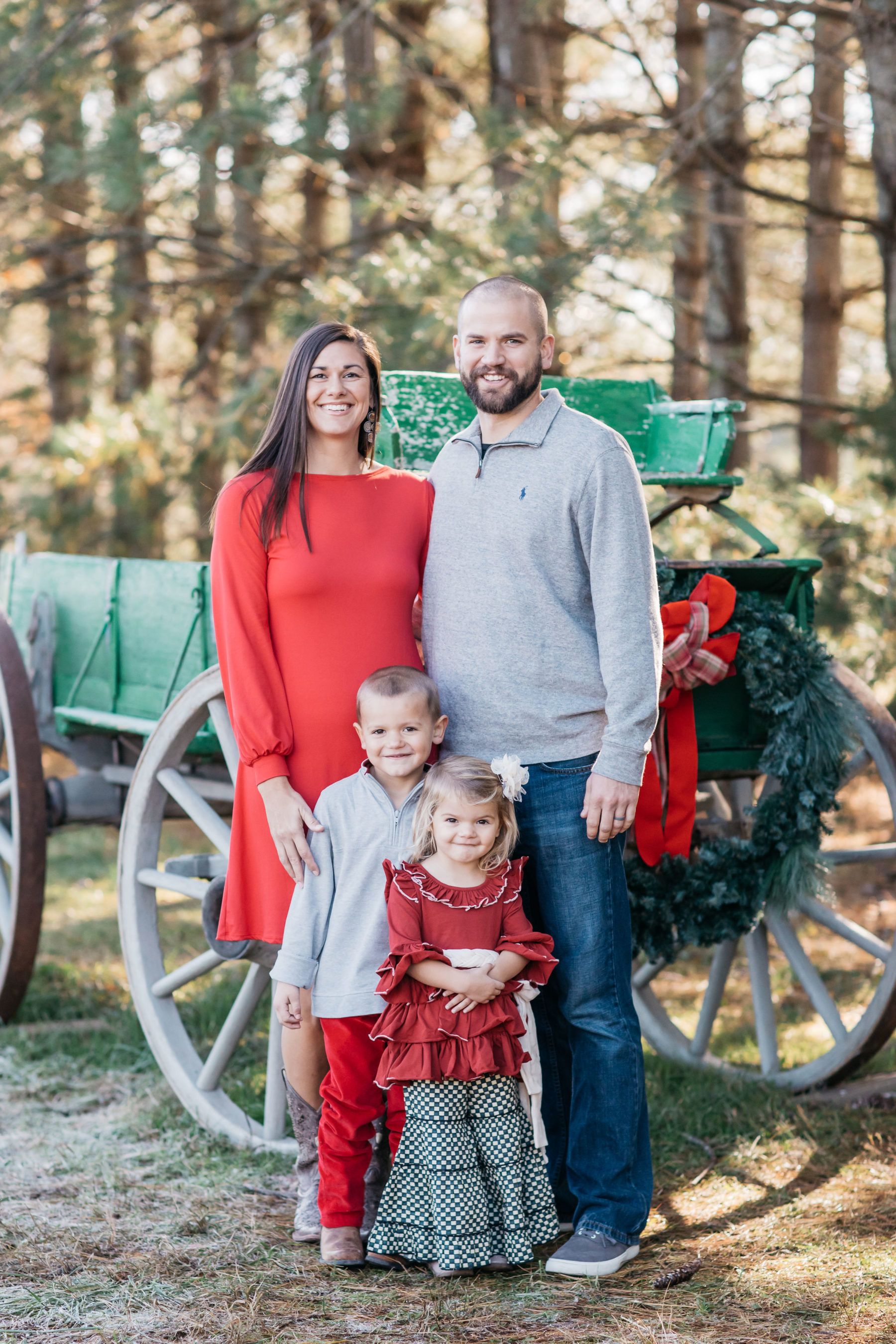 Country Cove Tree Farm Mini Family Session by Meredith Teasley Photography