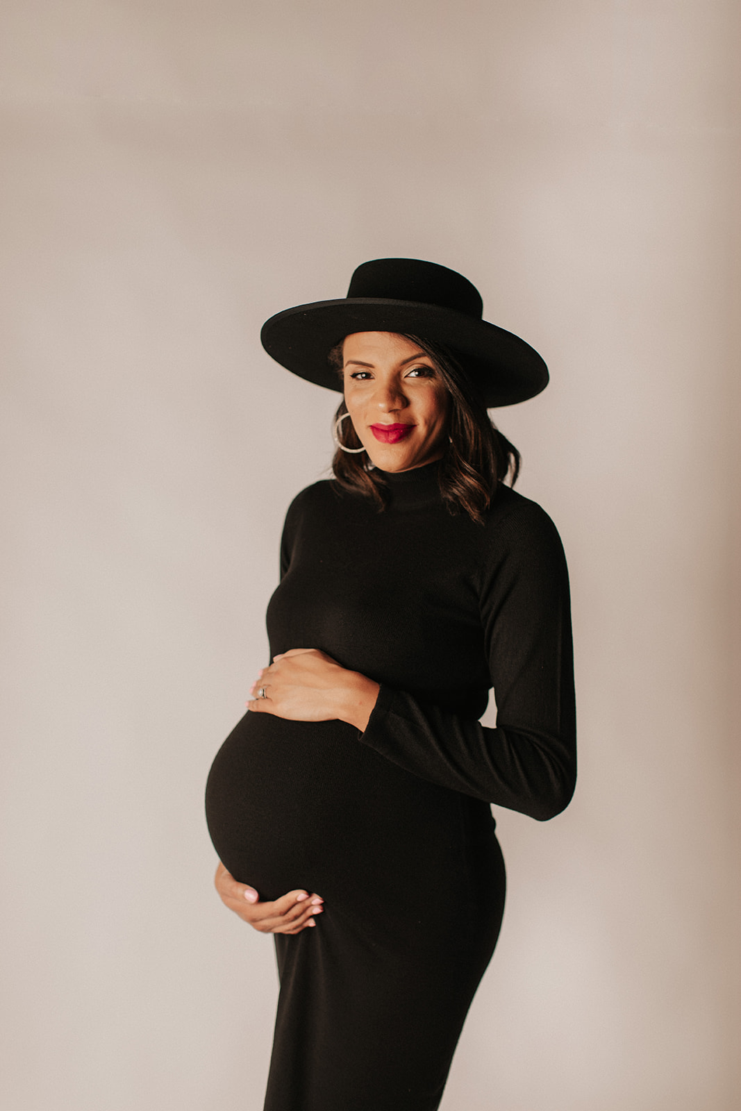 Timeless Maternity Session by Megan Shaw Photography featured on Nashville Baby Guide