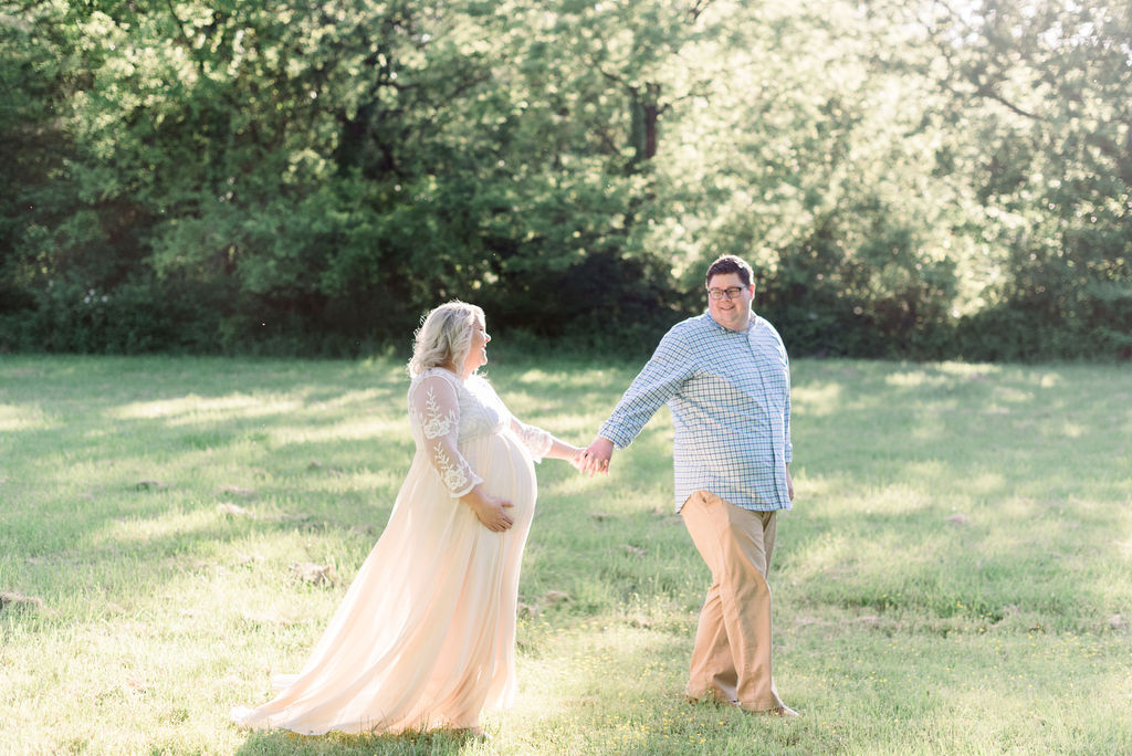 Spring Smith Park Maternity Session by Rebecca Denton Photography featured on Nashville Baby Guide