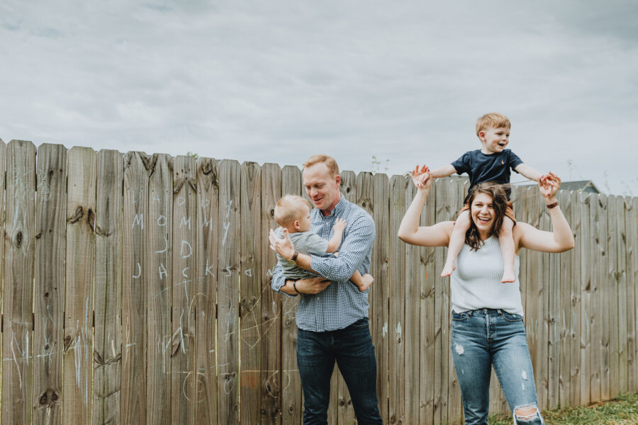 Outdoor family photography | Nashville Baby Guide