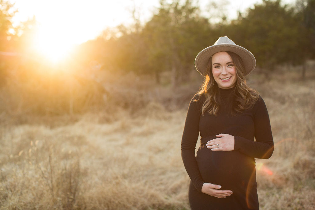 Stunning Winter Maternity Session with Wendy Hardin Photography