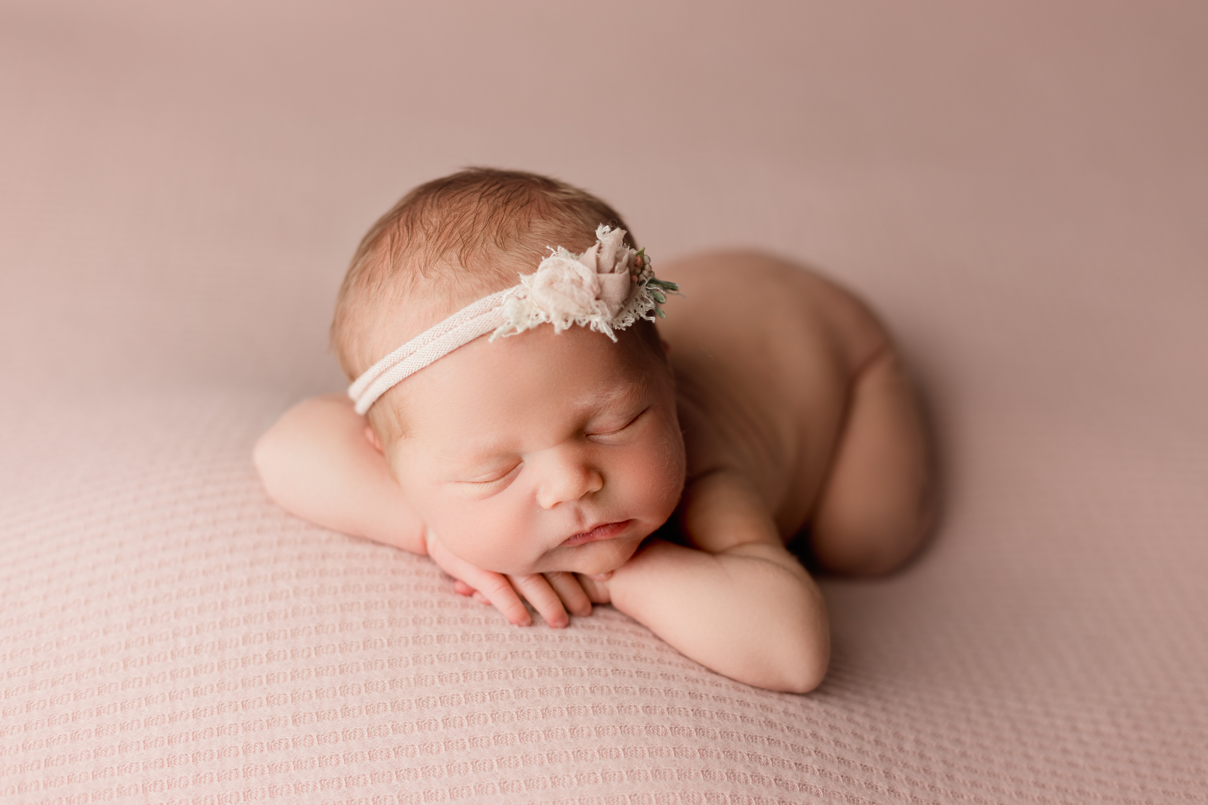 Soft & Sweet Newborn Session with Evie Lynn Photography